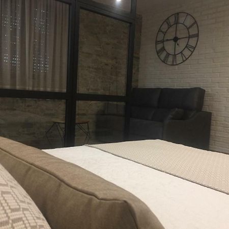 Atico Del Rojas Apartment โตเลโด ภายนอก รูปภาพ