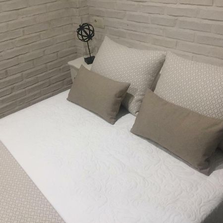 Atico Del Rojas Apartment โตเลโด ภายนอก รูปภาพ