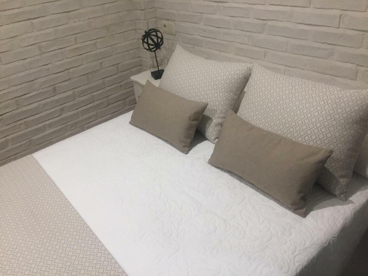 Atico Del Rojas Apartment โตเลโด ภายนอก รูปภาพ