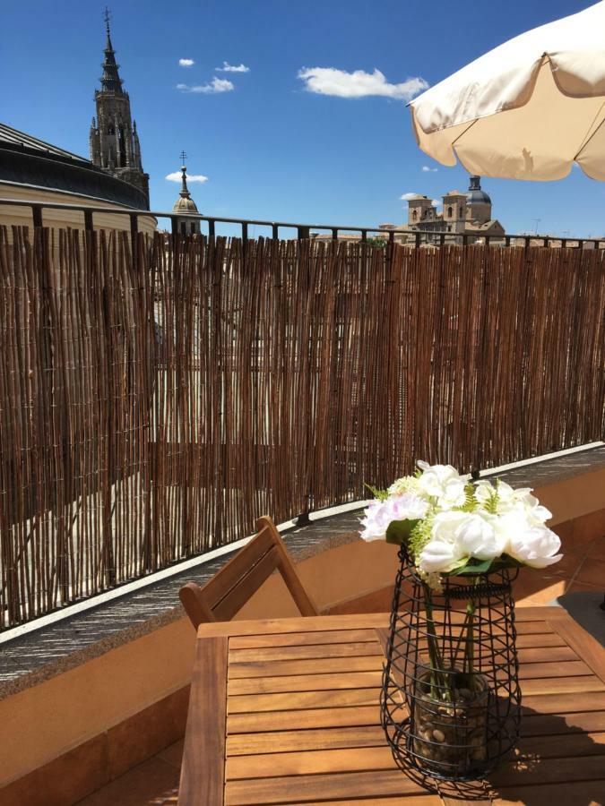 Atico Del Rojas Apartment โตเลโด ภายนอก รูปภาพ